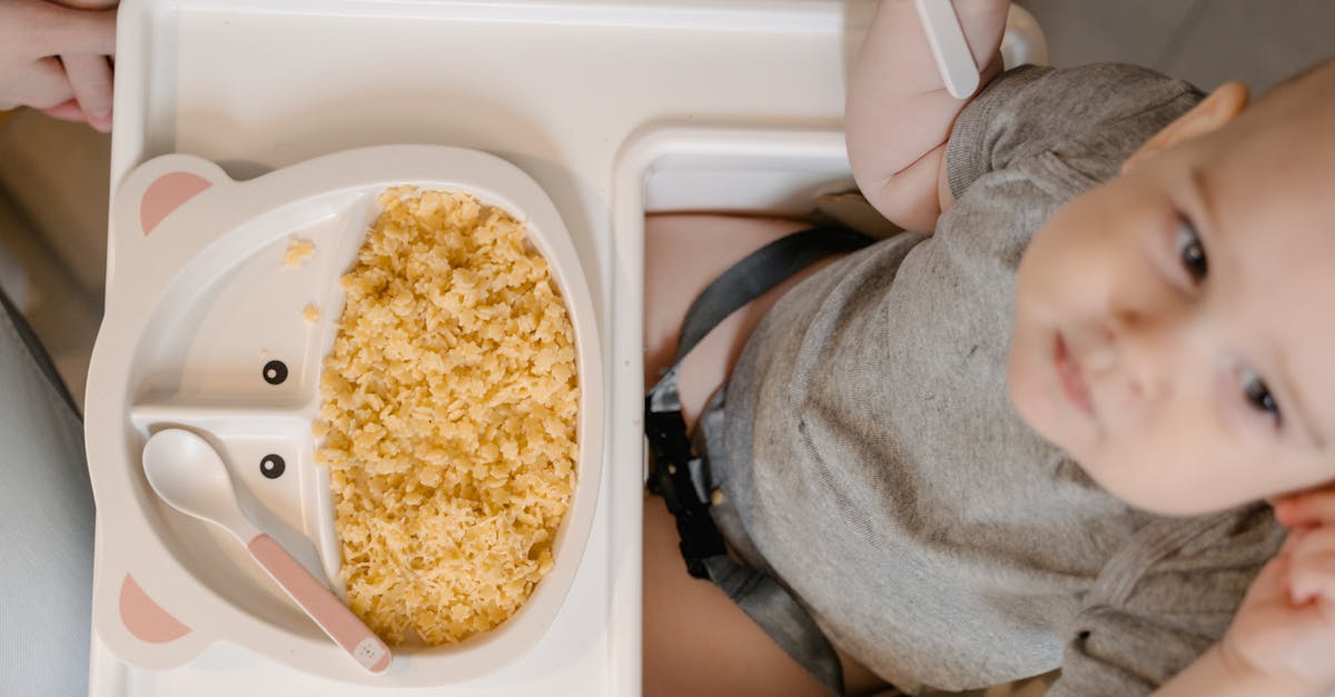 Baby ernähren: Tipps für eine ausgewogene Ernährung im ersten Lebensjahr