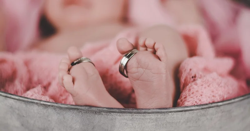 Ab wann fremdeln Babys bei Papa, Oma und der Erzieherin?