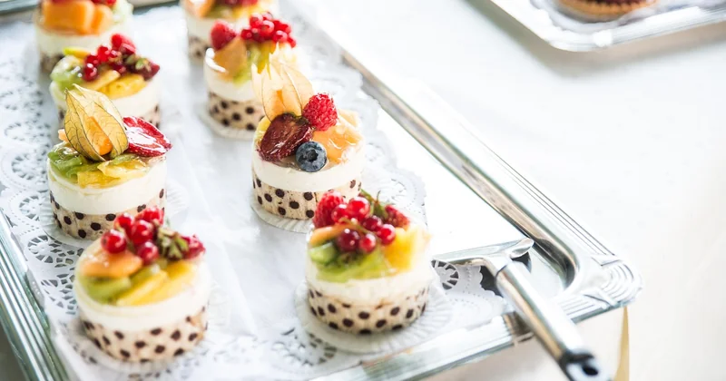 Der Unterschied zwischen Blech, Kastenform und Torte