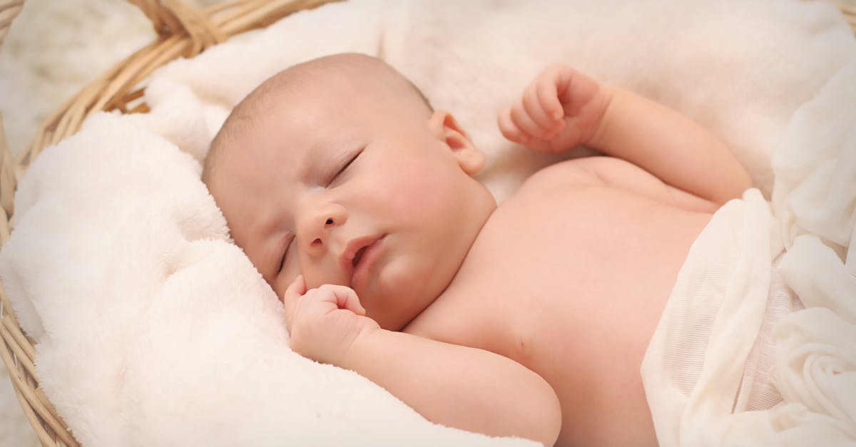 Umgang mit Babys: Tipps für eine liebevolle Pflege und Erziehung