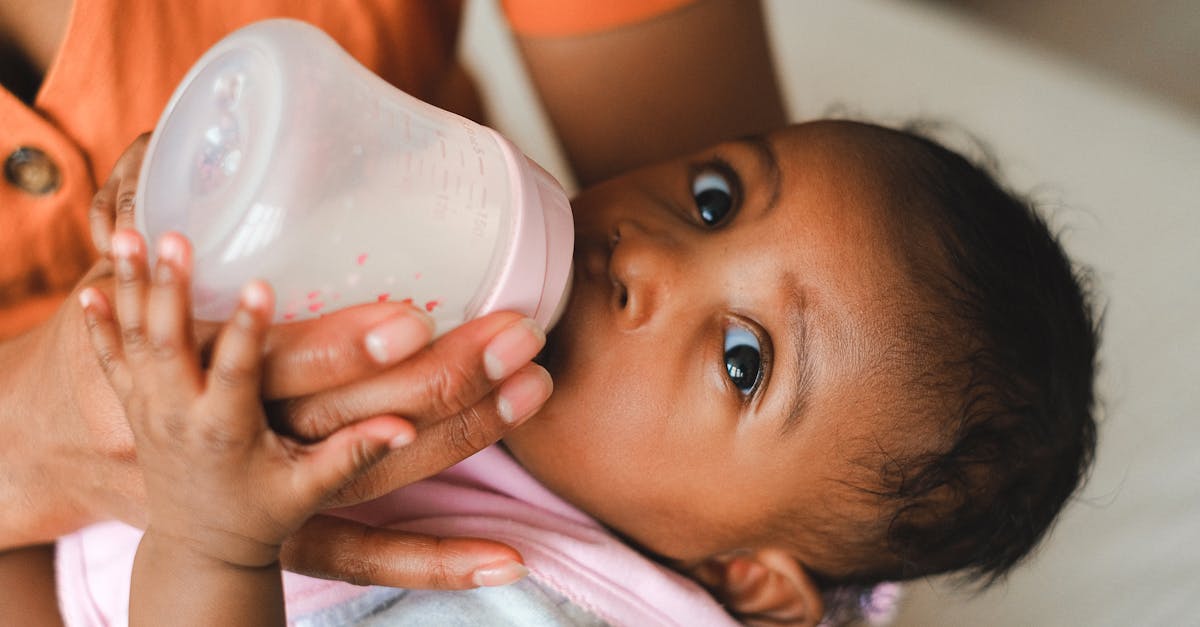 Baby gesund ernähren: Tipps für optimale Ernährung und Wachstum