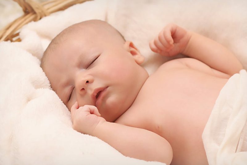 Umgang mit Babys: Tipps für eine liebevolle Pflege und Erziehung