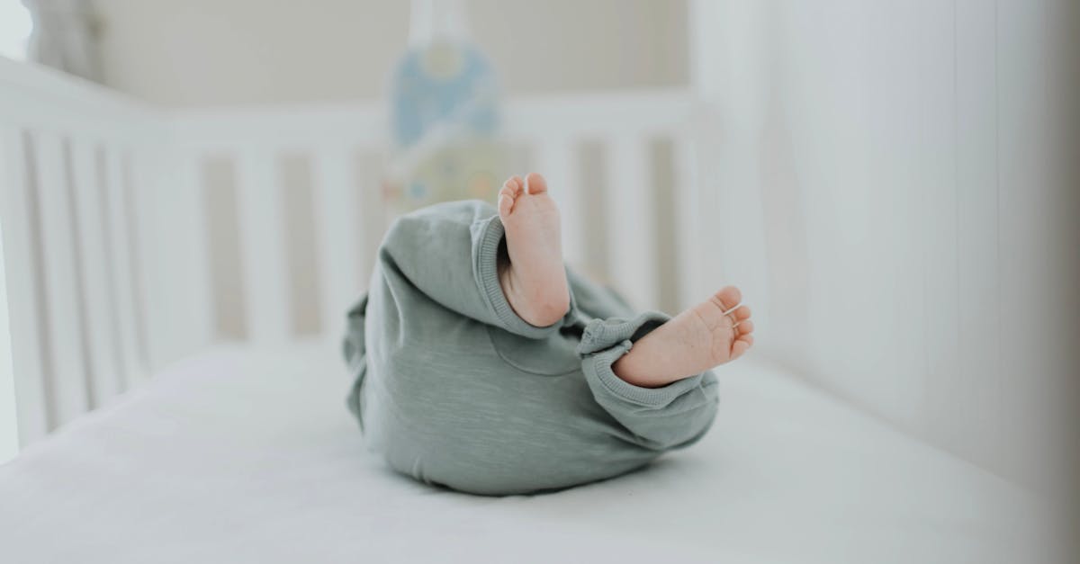 entdecken sie unsere stilvollen und sicheren kinderbetten, die komfort und design vereinen. perfekt für einen gemütlichen schlafplatz ihres kleinen schatzes.