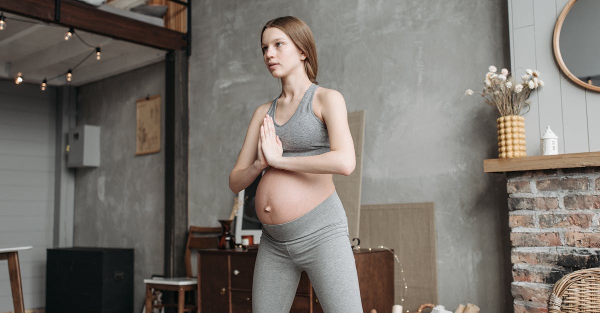 entdecken sie die vorteile von pränatal-yoga, das schwangeren hilft, sich zu entspannen, den körper zu stärken und eine tiefere verbindung zu ihrem baby aufzubauen. unsere kurse bieten eine sichere und unterstützende umgebung für werdende mütter.