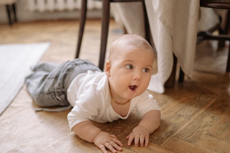 entdecken sie eine vielzahl von unterhaltsamen und lehrreichen aktivitäten für babys, die die motorischen fähigkeiten fördern und die bindung zwischen eltern und kind stärken.