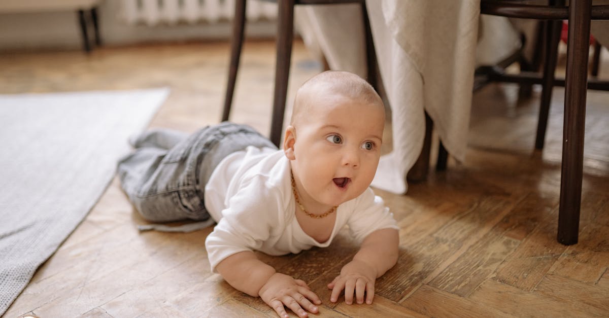 entdecken sie eine vielzahl von unterhaltsamen und lehrreichen aktivitäten für babys, die die motorischen fähigkeiten fördern und die bindung zwischen eltern und kind stärken.