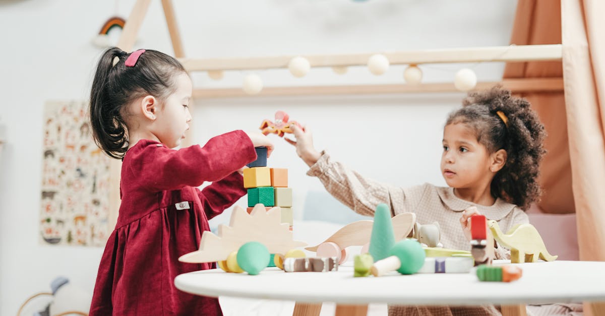 entdecken sie die zauberhafte welt der holzspielzeuge! unsere handgefertigten, nachhaltigen spielzeuge fördern die kreativität und das lernen von kindern. ideal für umweltbewusste eltern, bieten unsere holzspielzeuge stundenlangen spielspaß und sind sicher und langlebig.