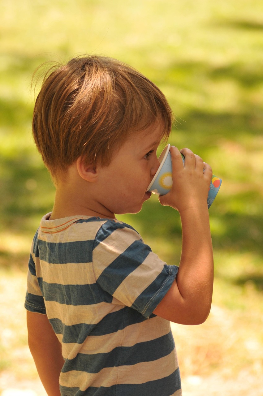 kindliche ern&auml;hrung: wichtige tipps und ausgewogene mahlzeiten f&uuml;r gesundes wachstum und entwicklung von kindern.