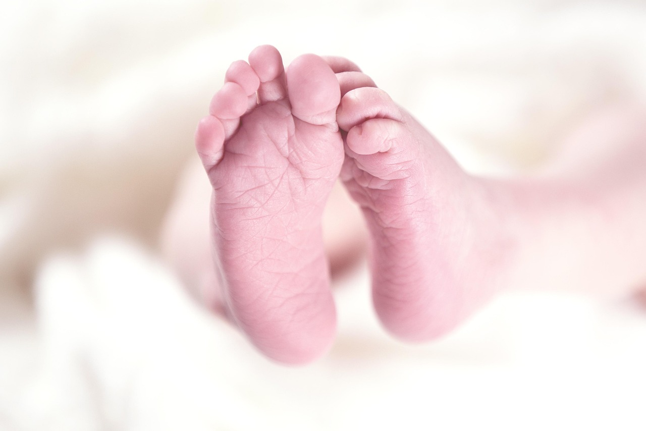 entdecken sie bezaubernde neugeborenen-fotografie und wertvolle tipps f&uuml;r frischgebackene eltern. alles rund um die ersten lebenstage ihres babys.